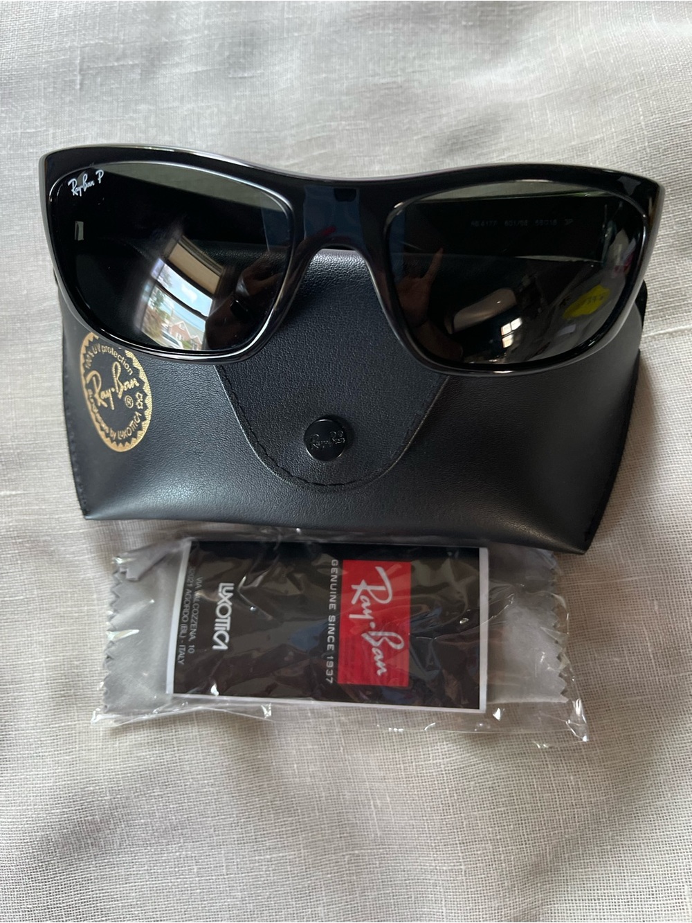 Ray-Ban Black Frame Polarized Sunglasses - Picture 4 of 6